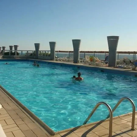 Lovely Flat In A With Pool - Beahost شقة